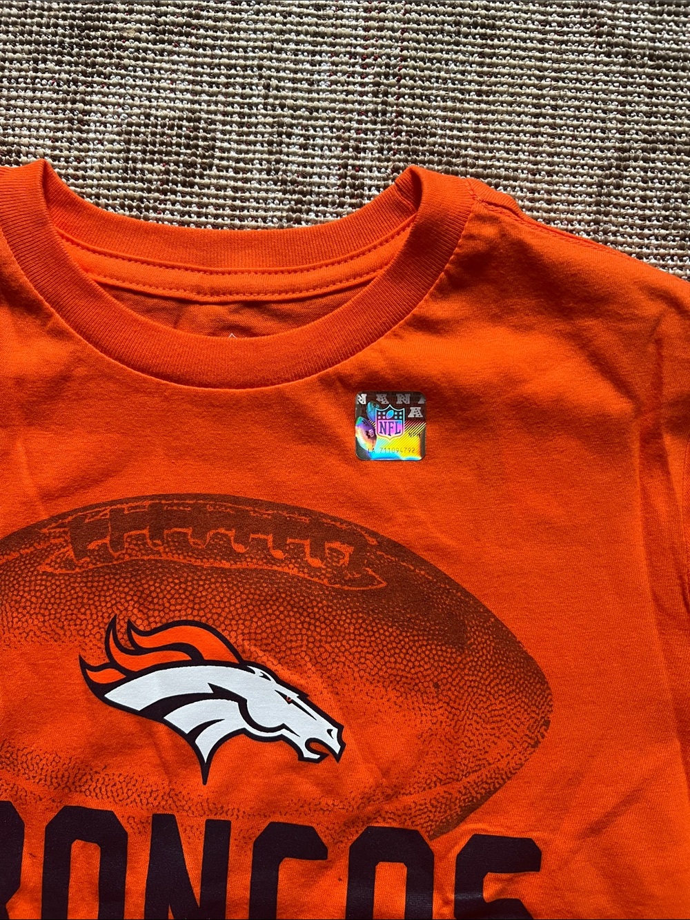 Denver Broncos Orange Football NFL T-Shirt size Large 10/12 - Picture 2 of 4